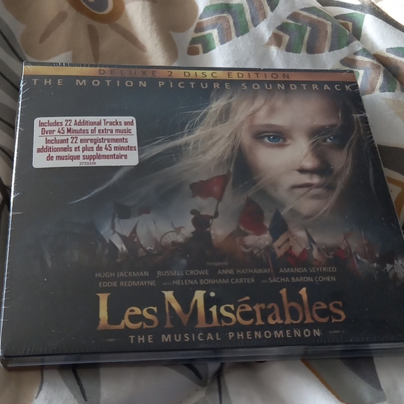 3 for $10: Les Miserables movie soundtrack - Picture 1 of 4